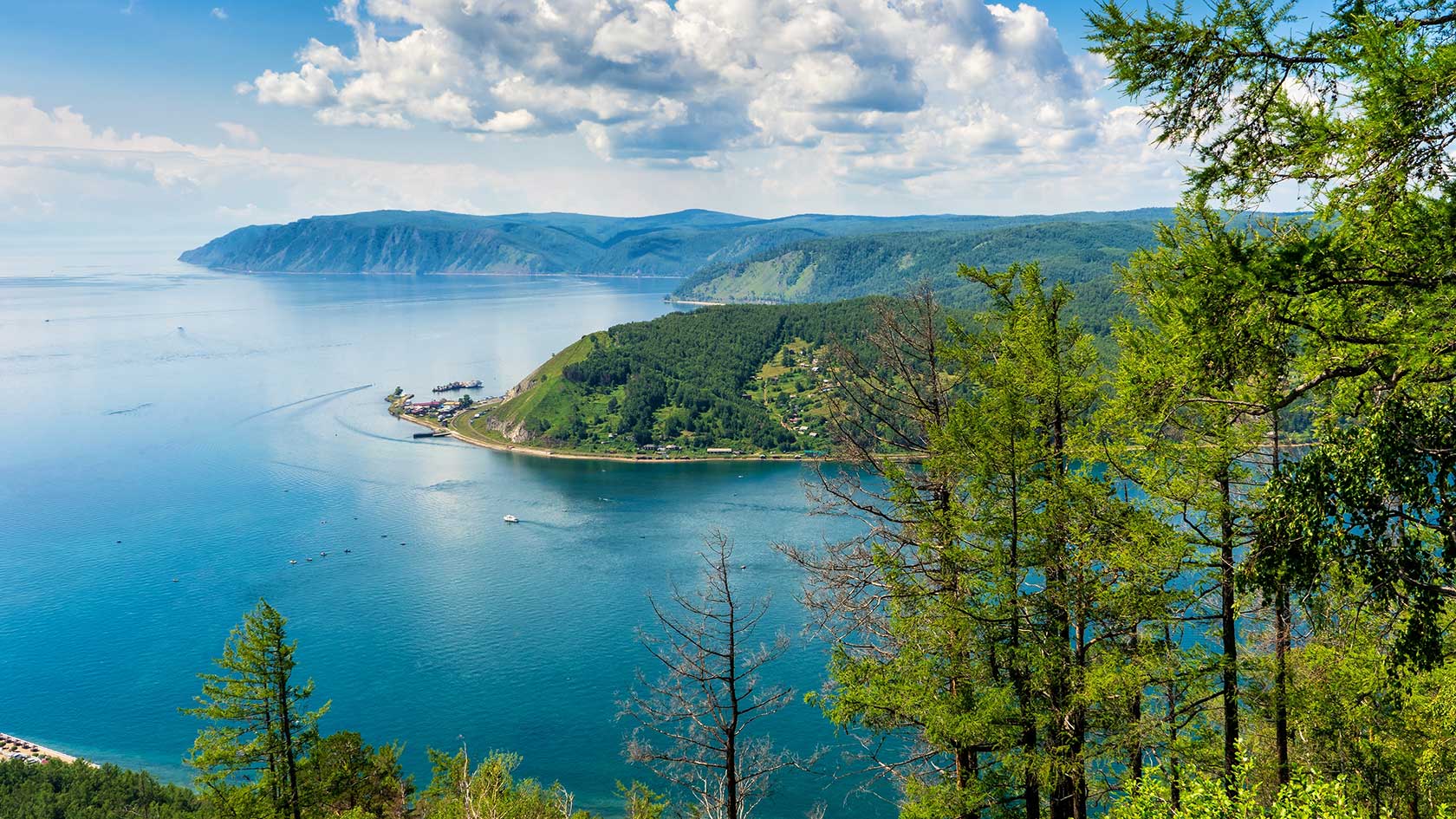  Берег озера Байкал и исток Ангары