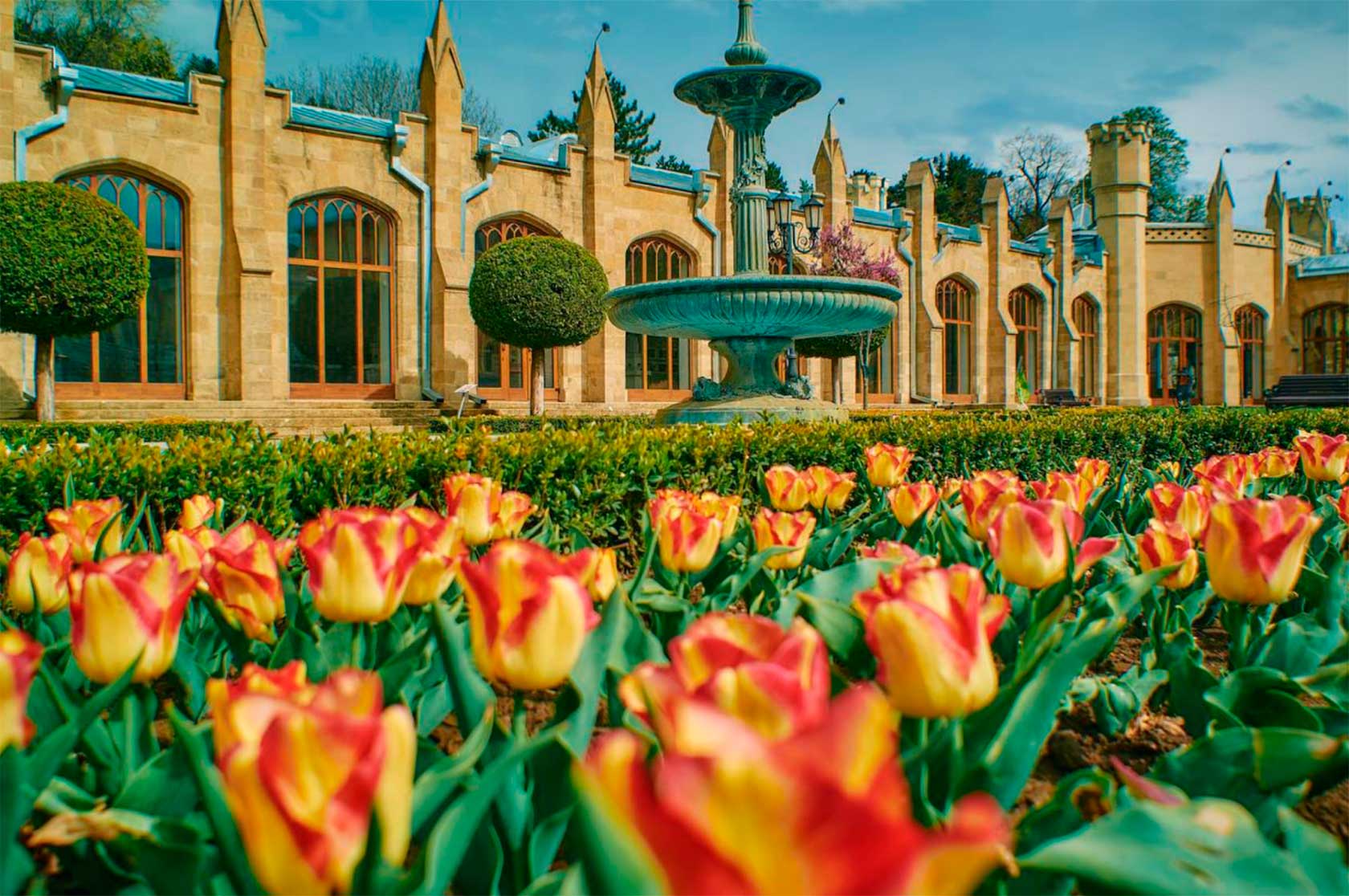  Национальные и природные парки России: Нарзанная галерея в национальном парке «Кисловодский»