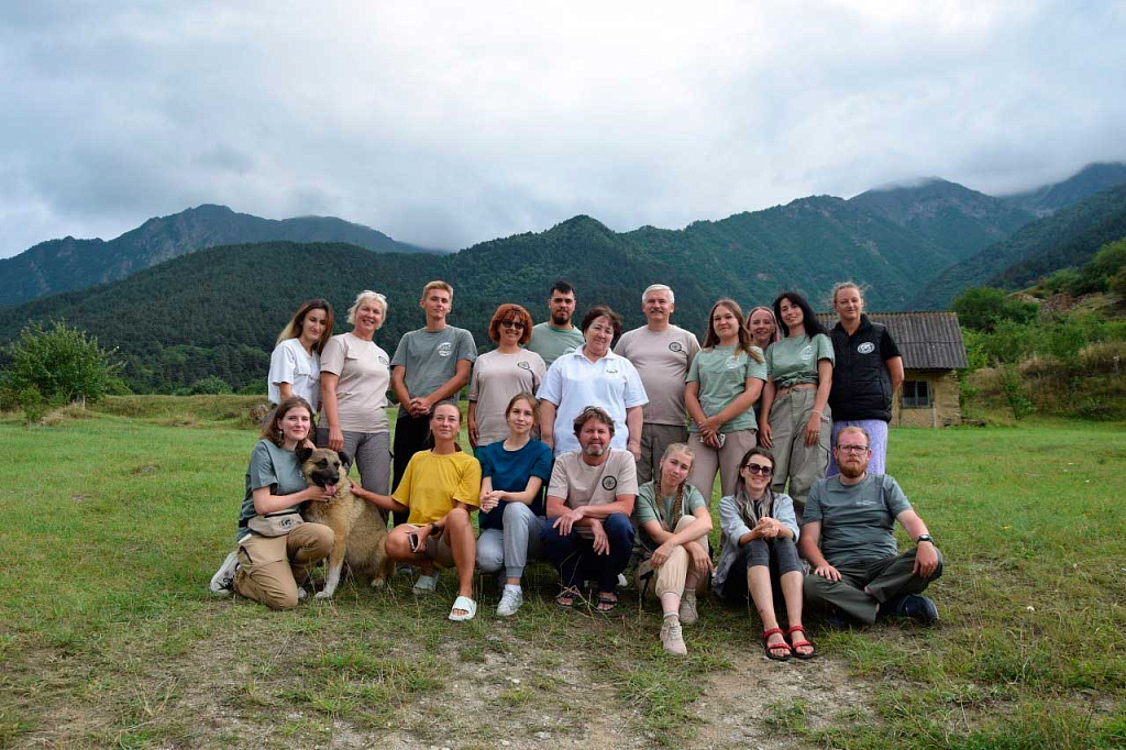  Участники волонтёрского лагеря на территории национального парка «Алания»