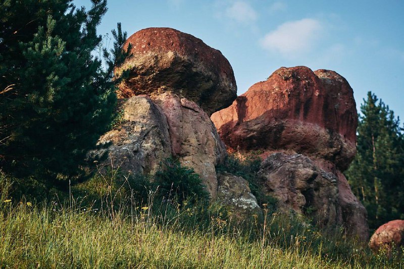  Национальные и природные парки России: Скалы «Красные грибы» в национальном парке «Кисловодский»